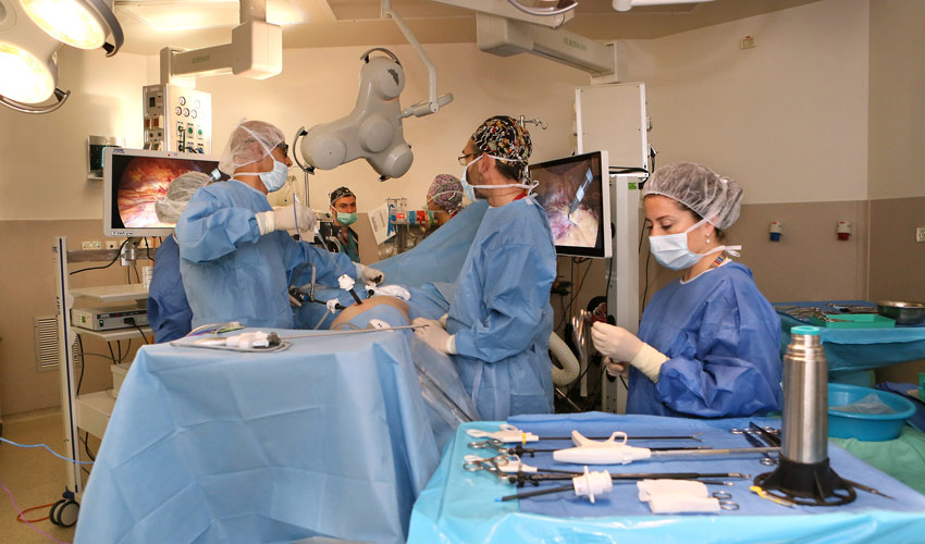 אחד מניתוחי ההשתלה הצולבת שבוצעו ברמב"ם (צילום: פיוטר פליטר)