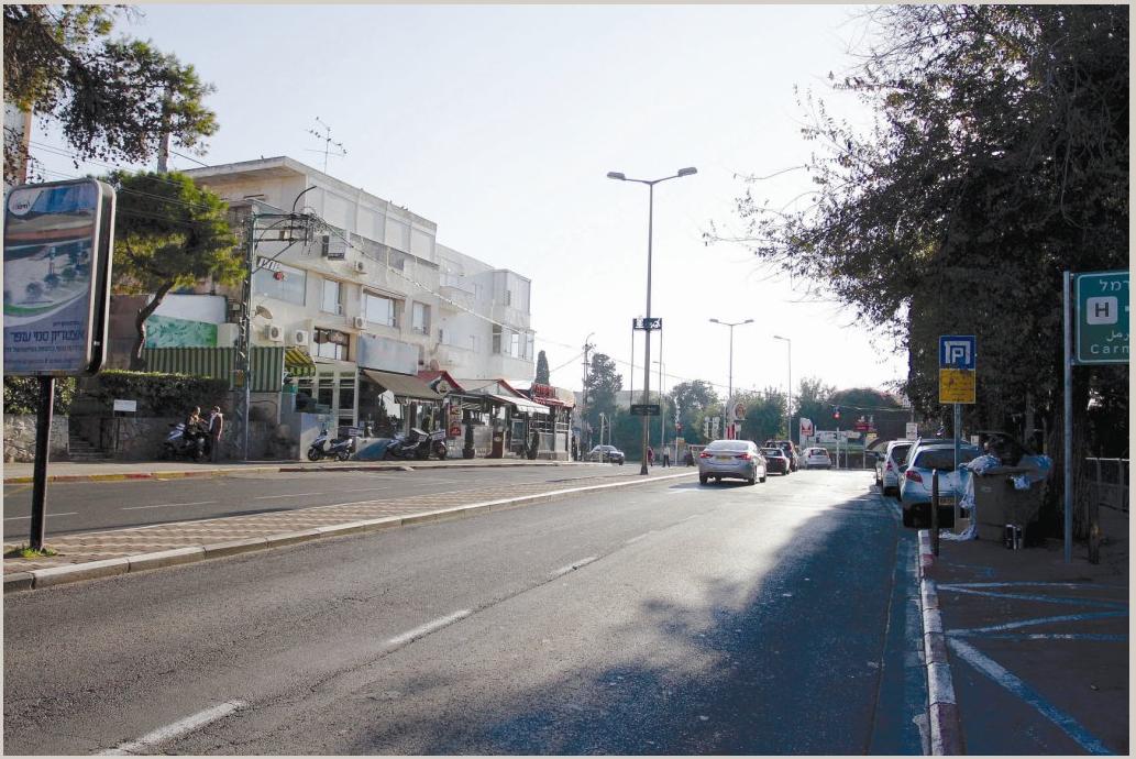 מתחם מסחרי בציר מוריה (צילום: חגי פריד)
