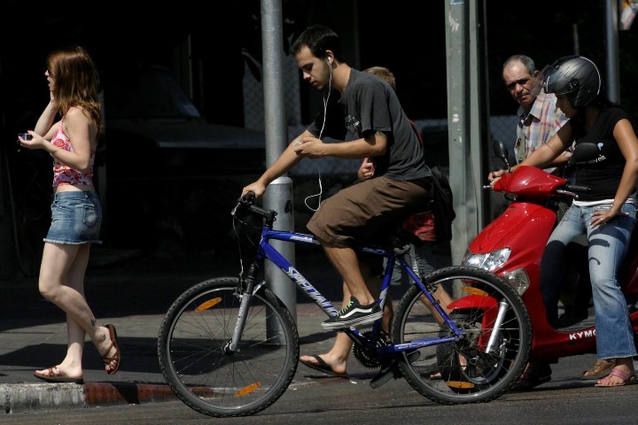 רוכב אופניים (צילום: תומר אפלבאום)