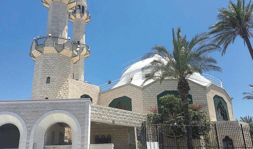 המסגד של העדה האחמדית בכבביר
