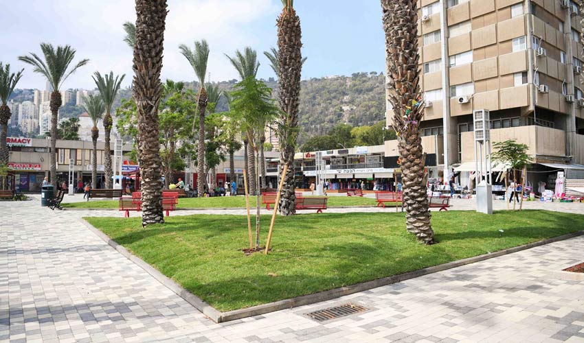 כיכר מאירהוף המחודשת (צילום: ראובן כהן)