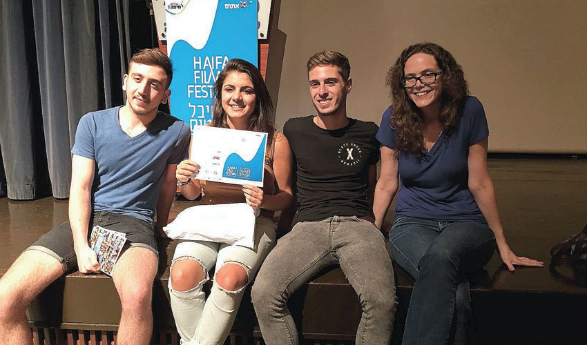 המדריכה שרון שוחט והיוצרים גל אופיר, הדר אטד ויאיר לוי