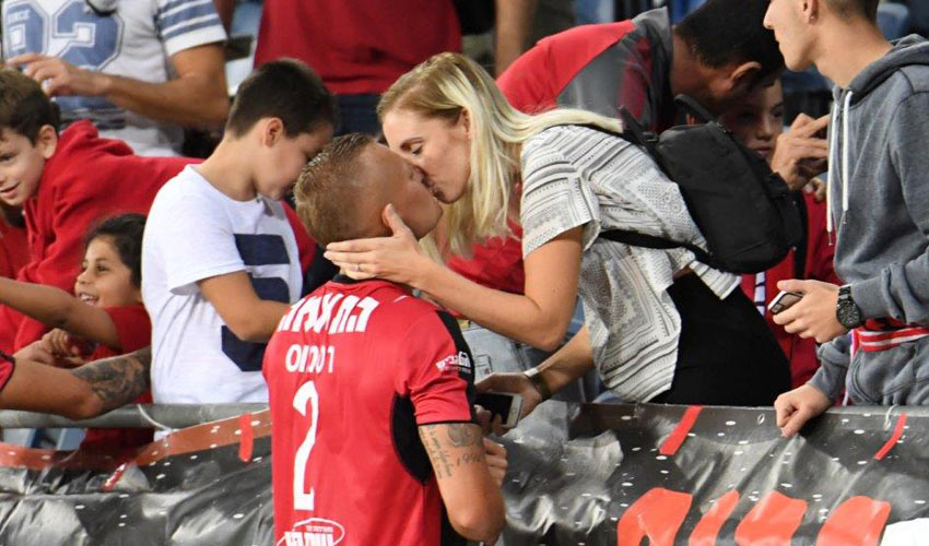 רסמוס סויסטד ואלנה ג'והנסון. ירח דבש באיקאה? (צילום: צלמוס)