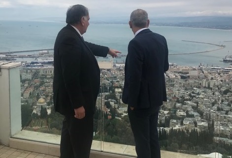 יונה יהב ומשה כחלון במרומי מלון דן כרמל. במי יתמוך שר האוצר?