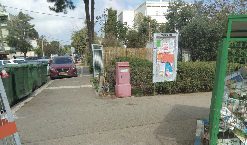 תיבת דואר בכיכר זיו (צילום: אבי שמול)