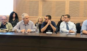 ראש המועצה האזורית מגידו איציק חולבסקי בדיון בוועדת הכלכלה של הכנסת (צילום: דוברות המועצה האזורית מגידו)