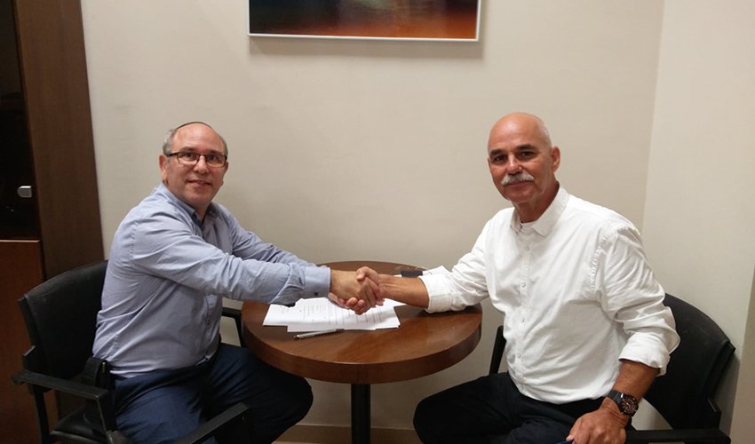 יואב רמתי ונחשון צוק. "עבדתי כדי להביא הישגים לציבור" (צילום: משה תורג'מן)