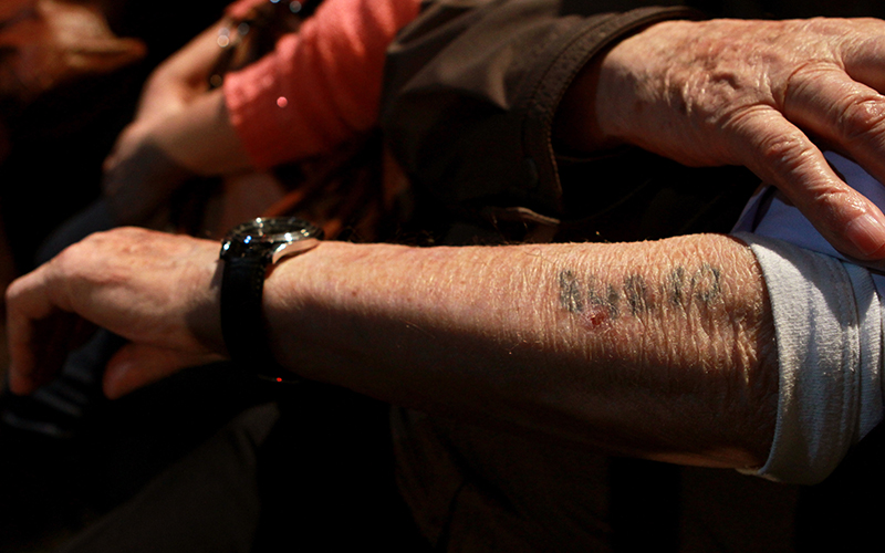 ניצול שואה (צילום: גיל כהן-מגן)