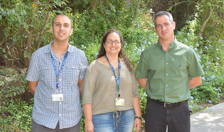 מהנדס המרכז הרפואי כרמל דורי בז'רנו, מרכזת בריאות הסביבה הילית שצקין והמנהל הלוגיסטי עוז יאיר (צילום: אלי דדון)