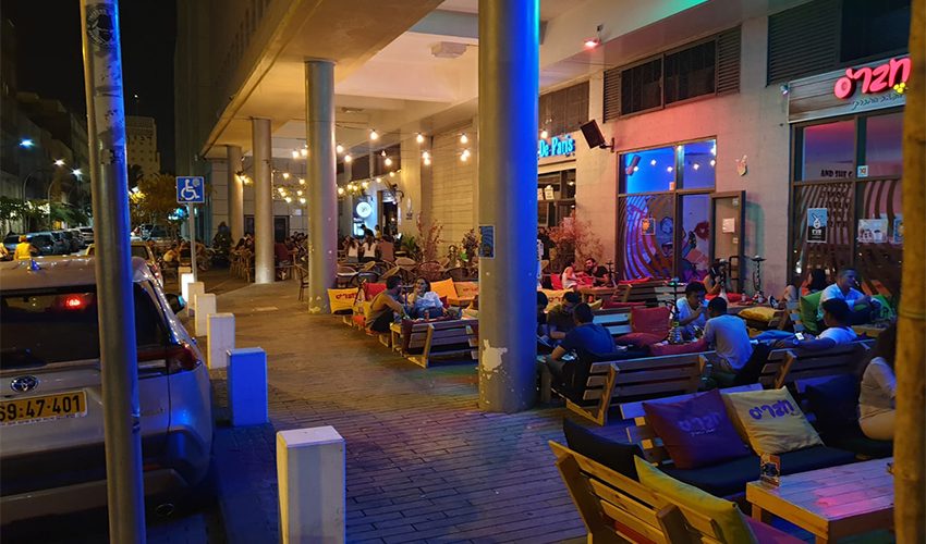 מקומות בילוי בעיר התחתית (צילום: בועז כהן)