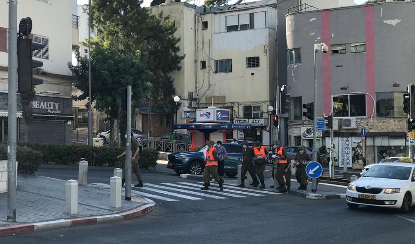 חיילי פיקוד העורף בחיפה (צילום: תדהר טויכר)