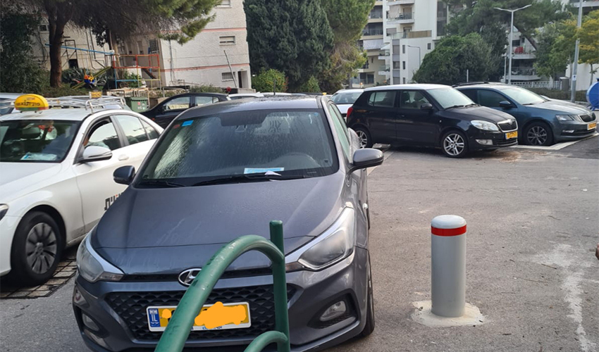 רכב שקיבל דוח ברחוב חביבה רייך