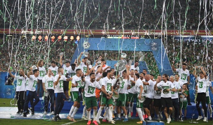 מכבי חיפה אלופת המדינה בכדורגל לעונת 2020/21 (צילום: ראובן כהן)