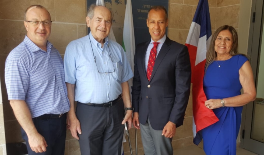 ביקור שגריר הרפובליקה הדומיניקנית בישראל באקדמית גורדון (צילום: יח"צ)