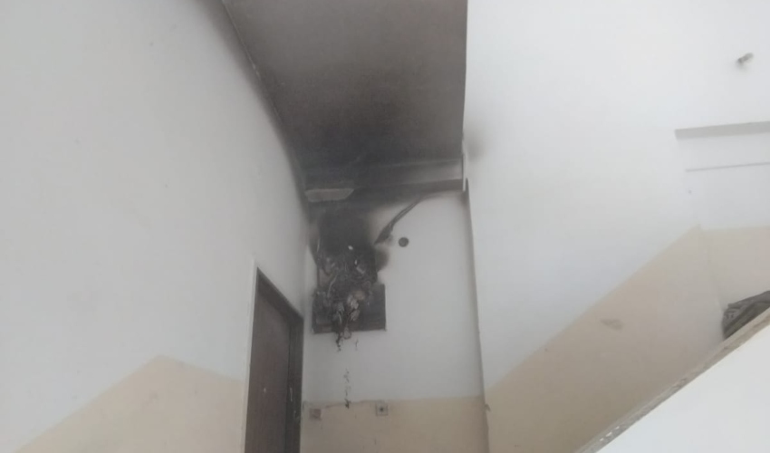 שריפה בארון חשמל ברחוב הלל (צילום: דוברות כבאות והצלה)
