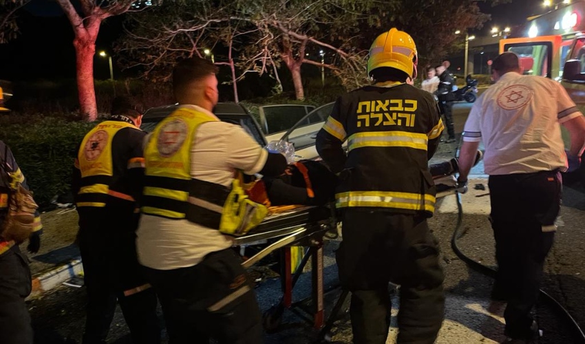 בן 19 נפצע קשה בתאונה עצמית בדרך משה פלימן (צילום: דוברות כבאות והצלה חוף)