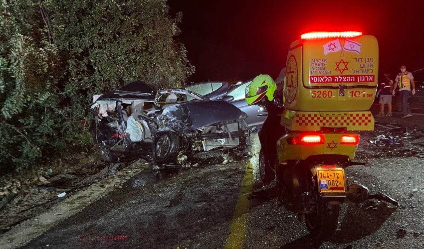 תאונת דרכים קשה בכביש 889 ליד מושב יערה (צילום: תיעוד מבצעי מד"א)