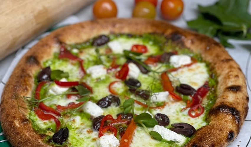 פיצה ירוקה של "איטליאנו" (צילום: עאדל ביאדי)