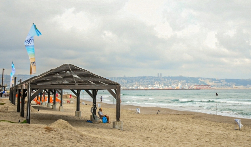 נפתחת עונת הרחצה בחופי חיפה (צילום: דוברות העירייה)