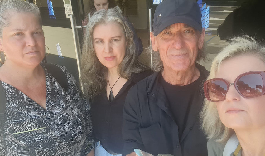 מימין: אלה אבין, ולדימיר גלקין, טטיאנה בזייבסקיה ועו"ד ענבל קידר חיים