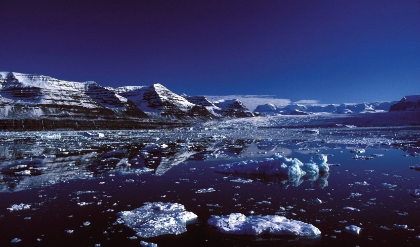 גרינלנד (צילום: Hannes Grobe, ויקישיתוף, CC BY-SA 2.5)