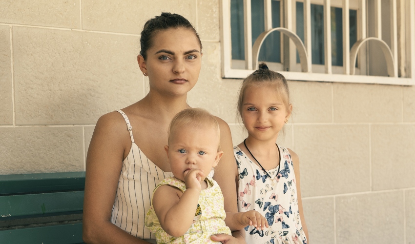 אנה ובנותיה מתוך התערוכה "אשת חיל" (צילום: בית הספר לצילום של לימודי המשך בטכניון)