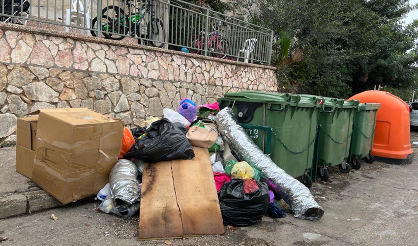 רחוב ברל כצנלסון פינת רחוב אז"ר (צילום: חגית הורנשטיין)