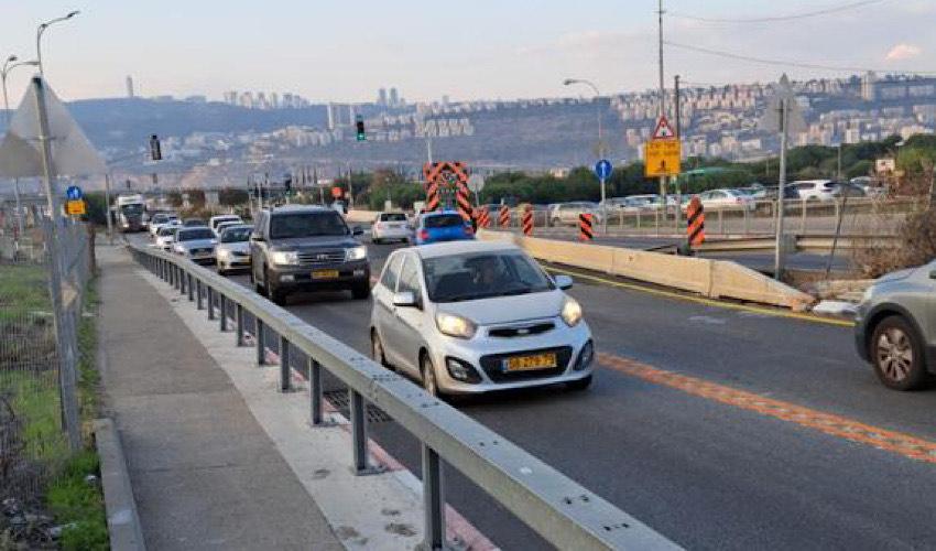 פקק בכביש יגאל ידין (צילום: חנ"י)