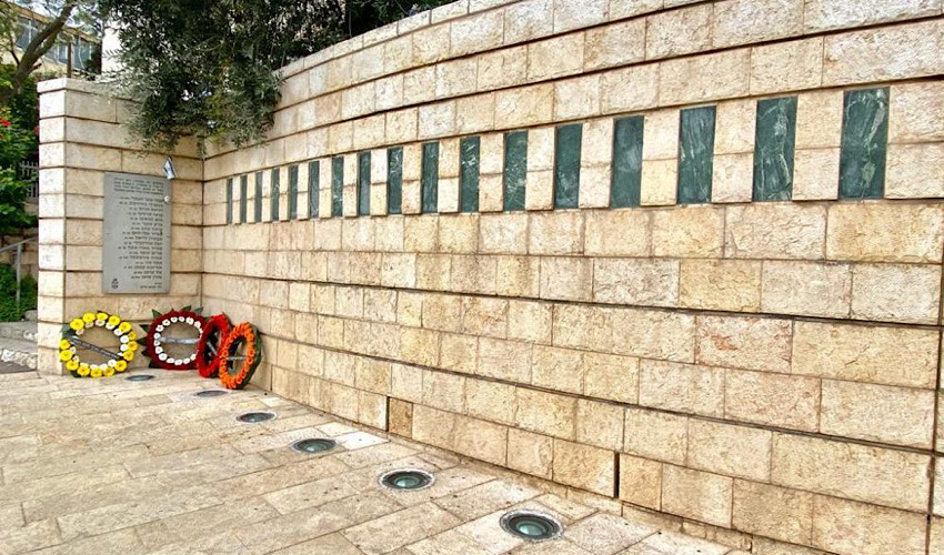 האנדרטה לזכר הנרצחים בפיגוע בקו 37 בשדרות מוריה (צילום: ראובן כהן, דוברות עיריית חיפה)
