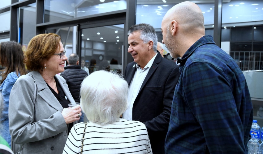 שמעון סבג וראש העירייה עינת קליש רותם (צילום: יוסף הירש)