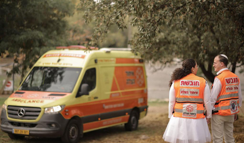 עינב בן שמואל ואבי לינשה מתכוננים לחתונה (צילום: מבטים)