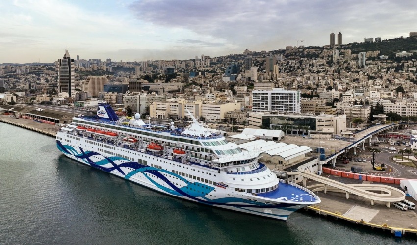"קראון איריס" בנמל חיפה (צילום רחפן: גיאודרונס)