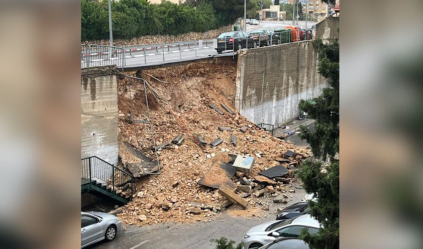 קריסת החומה בדרך יד לבנים