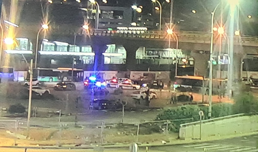 התכנסות בעלי רכבים המשופרים בחניון הרכבת (צילום מתוך מצלמות חדר המבצעים של עיריית חיפה)