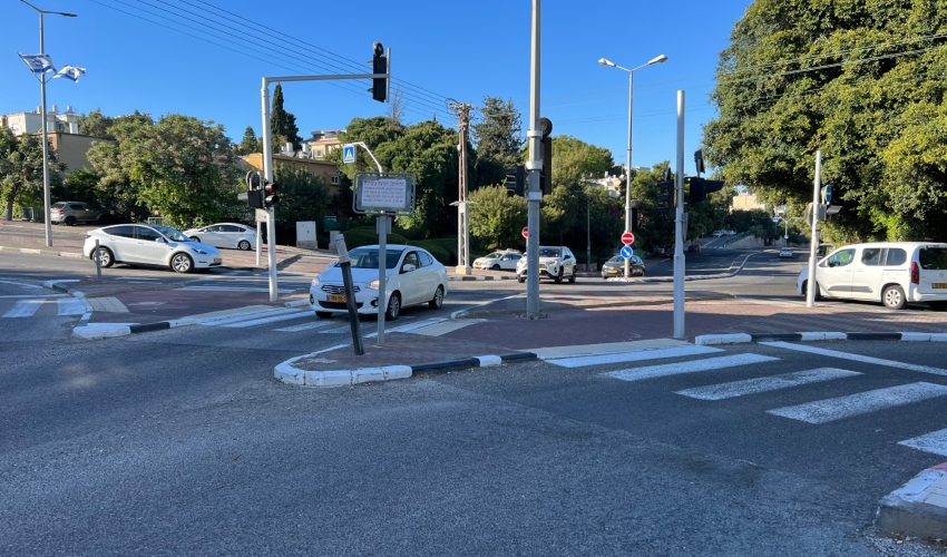 צומת הרחובות פינסקר-שלום עליכם בנוה שאנן (צילום: חגית הורנשטיין)