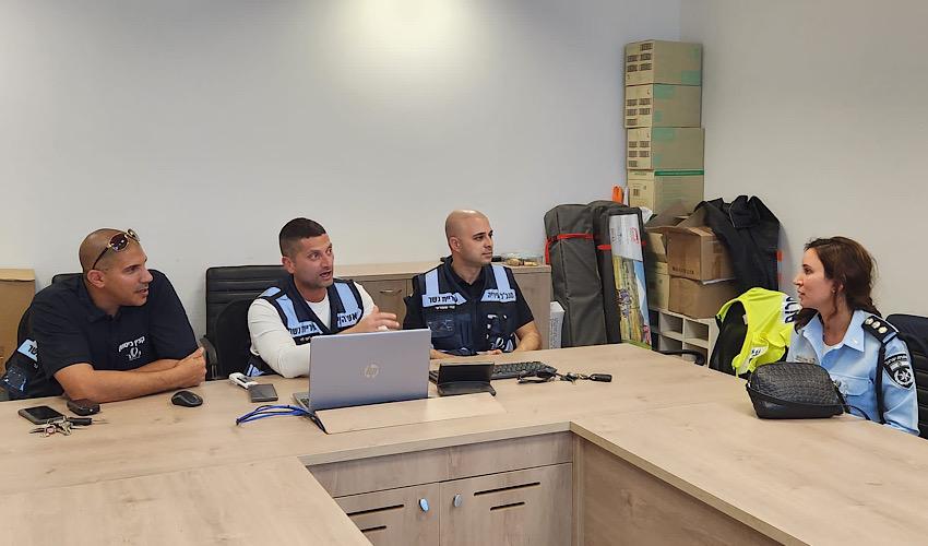 הערכת מצב בעיריית נשר (צילום: דוברות עיריית נשר)