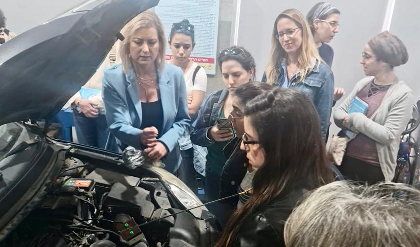 סדנת תחזוקת רכב לנשים (צילום: איגוד המוסכים)