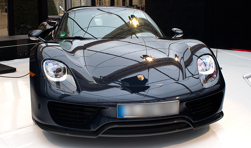 מכונית פורשה (צילום: Radodn/depositphotos.com)