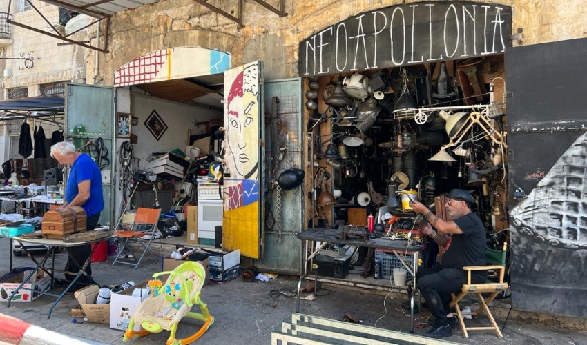 חנויות בשוק הפשפשים (צילום: חגית הורנשטיין)