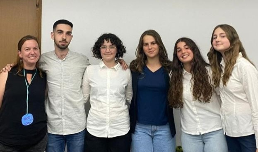 הפורום הנבחר של מועצת הנוער העירונית (צילום: מועצת הנוער העירונית חיפה)