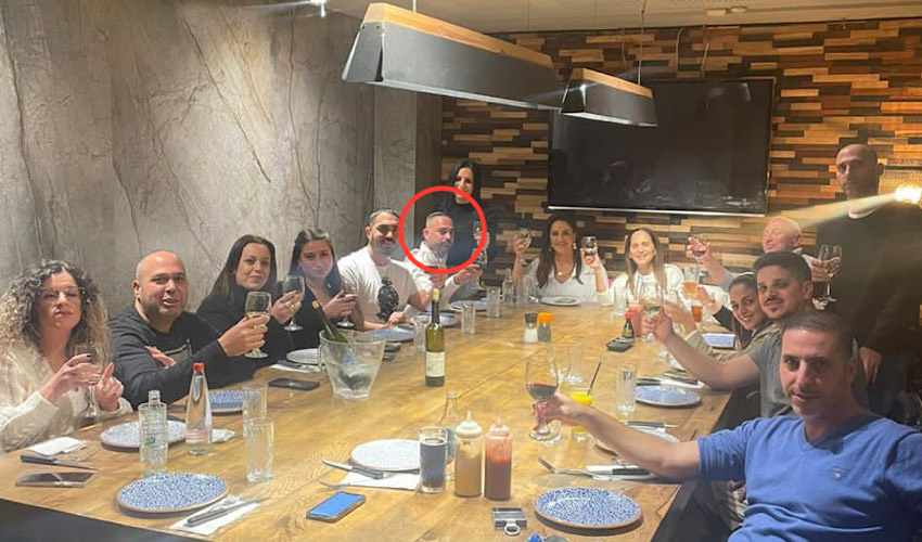 טל נחמיאס בביקורו האחרון בארץ במסיבה שערך לכל בני הדודים (צילום: באדיבות המשפחה)