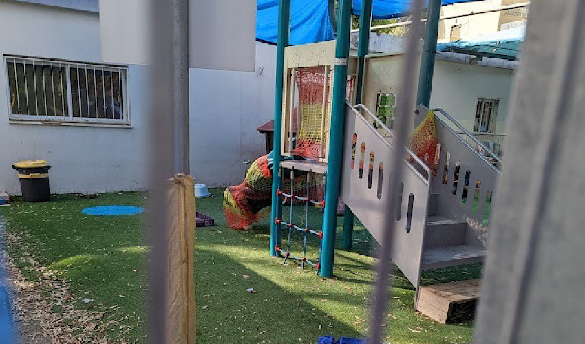 החצר בגן מור