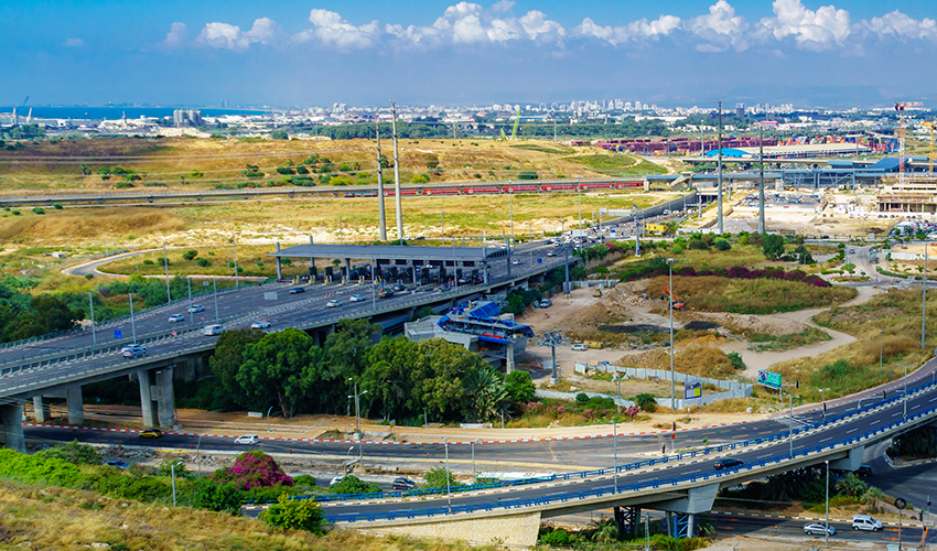 הכניסה הצפונית למנהרות הכרמל (צילום: RnDmS/depositphotos.com)