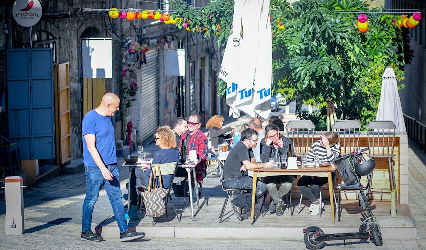 בית קפה חיפאי (צילום: ניר בלזיצקי, דוברות עיריית חיפה)
