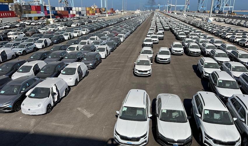 בגלל המלחמה: 18,000 מכוניות הגיעו לנמל חיפה