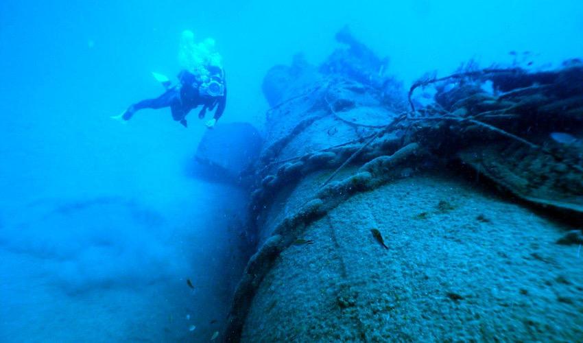 שרשרת עוגן של הצי האמריקאי שגרמה נזק לצוללת (צילום: פרופ' אהוד גלילי)
