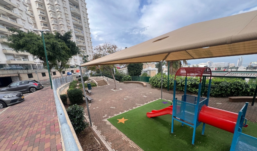 גן המשחקים ברחוב מרק לברי (צילום: איתן מלכה)