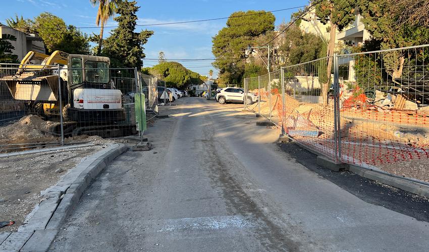 השיפוצים ברחוב כלניות (צילום: חגית הורנשטיין)