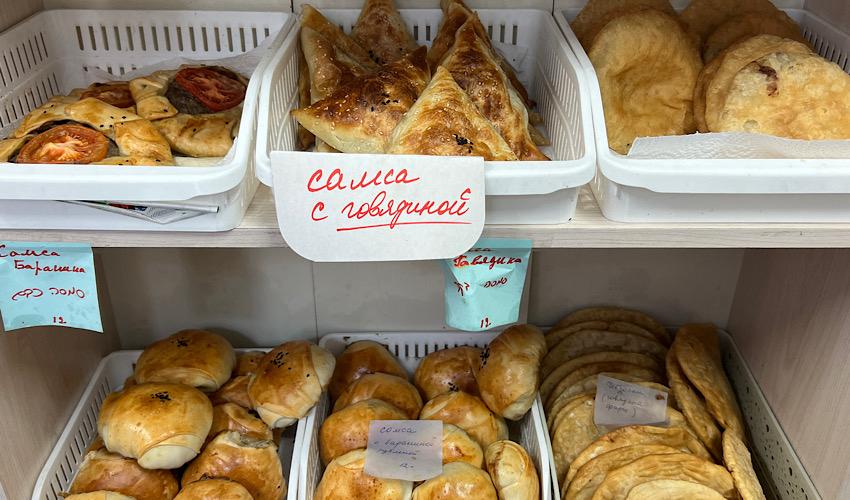 כיסונים שונים באוזבצ'קה (צילום: חגית הורנשטיין)