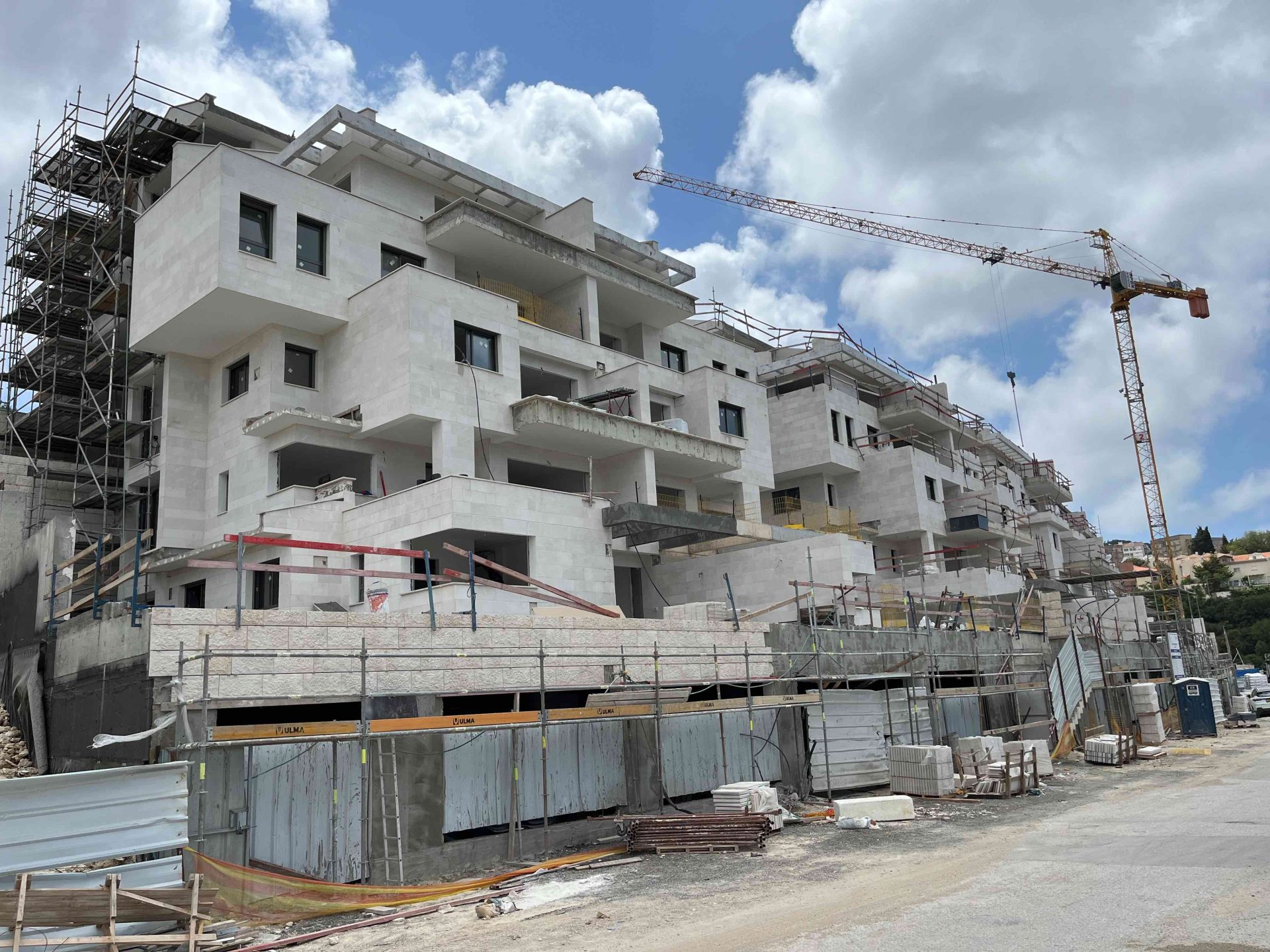 בניינים בבנייה בגבעת זמר (צילום: נמרוד אשכנזי)